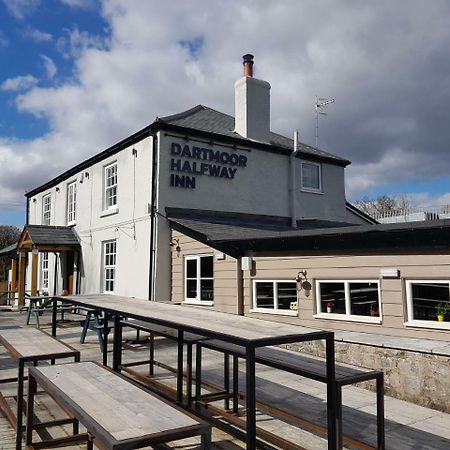 Dartmoor Halfway Inn Ньютон Эбэт Экстерьер фото