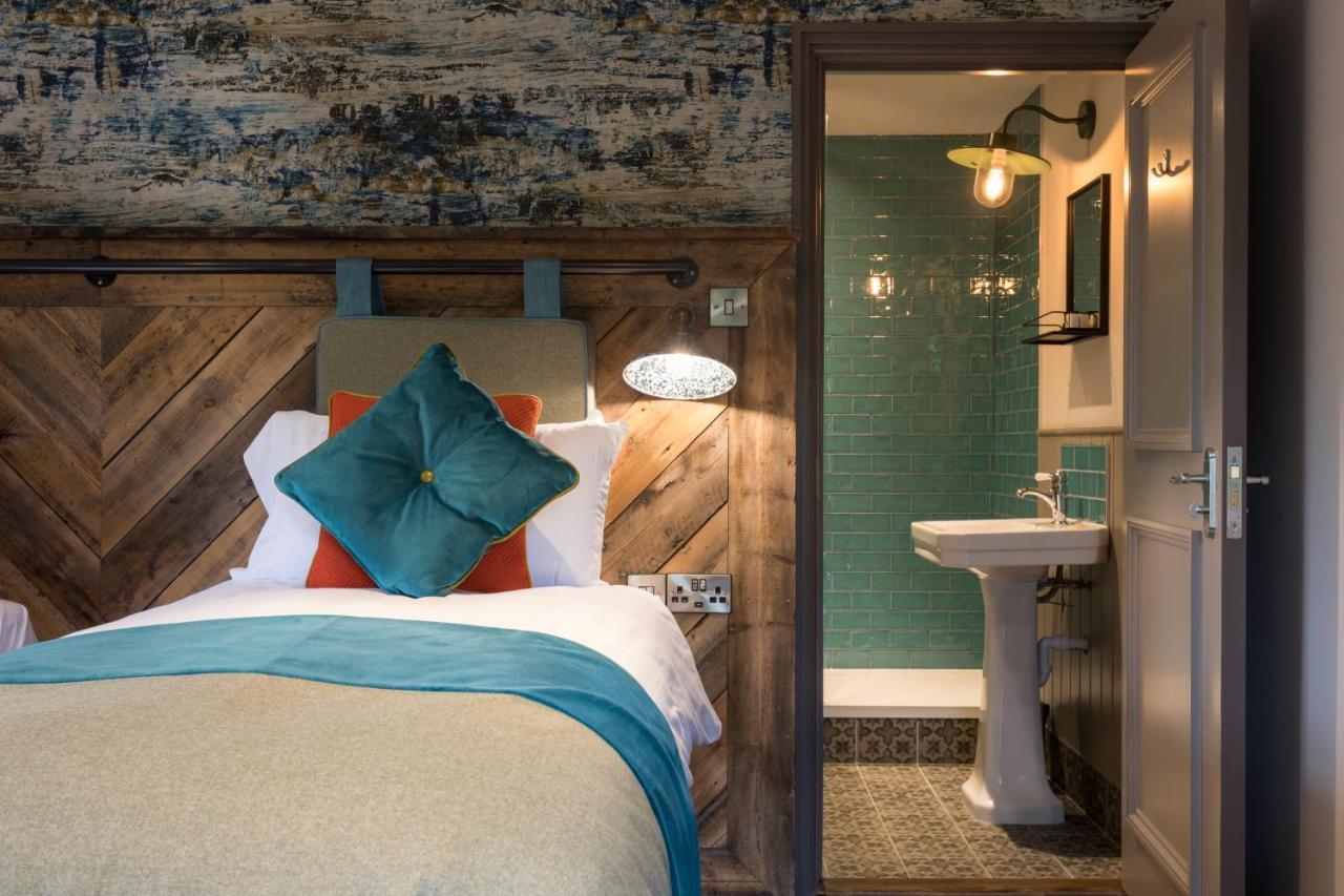 Dartmoor Halfway Inn Ньютон Эбэт Экстерьер фото
