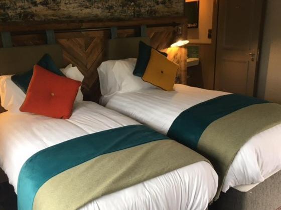 Dartmoor Halfway Inn Ньютон Эбэт Экстерьер фото