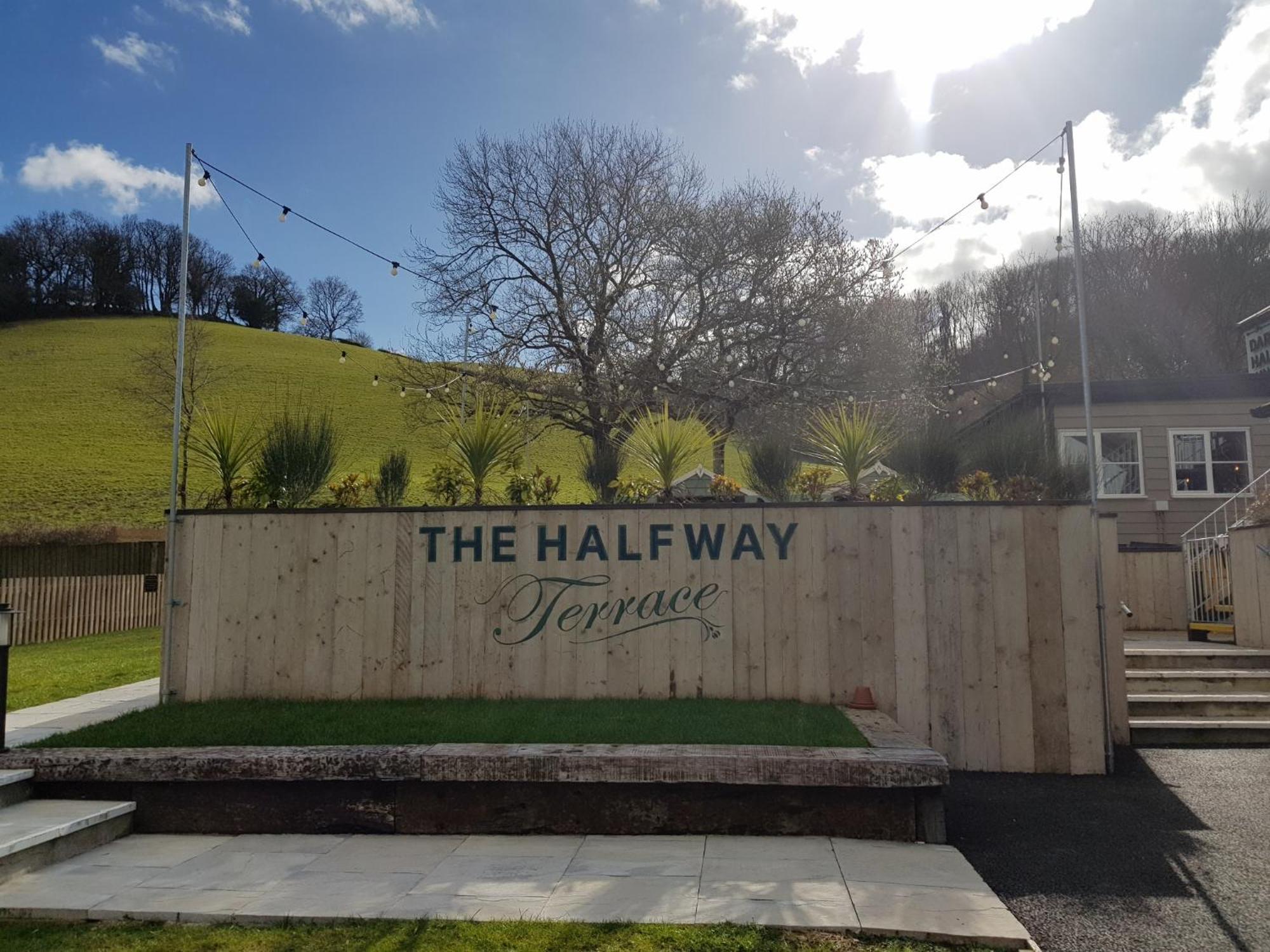 Dartmoor Halfway Inn Ньютон Эбэт Экстерьер фото