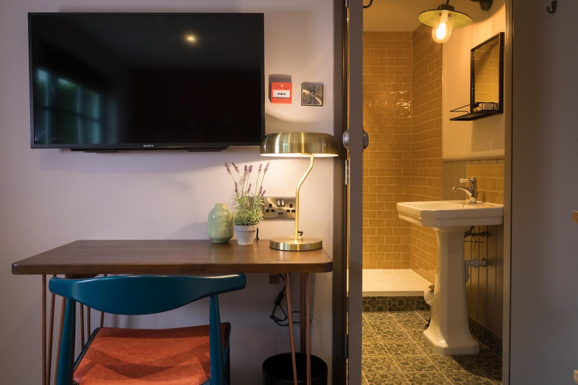 Dartmoor Halfway Inn Ньютон Эбэт Экстерьер фото